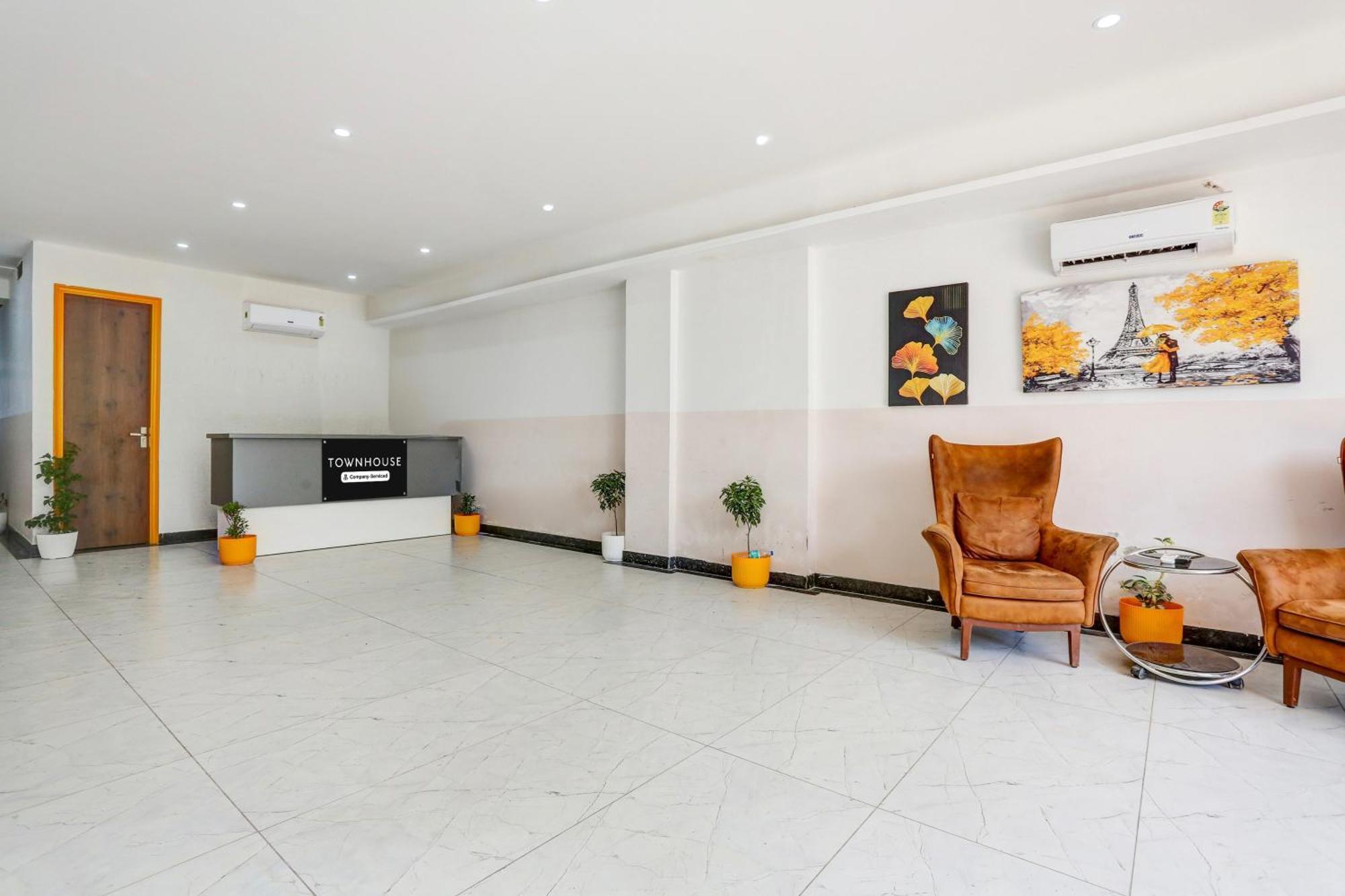 Super Townhouse Sector 69 Gurgaon Hotel Exterior photo
