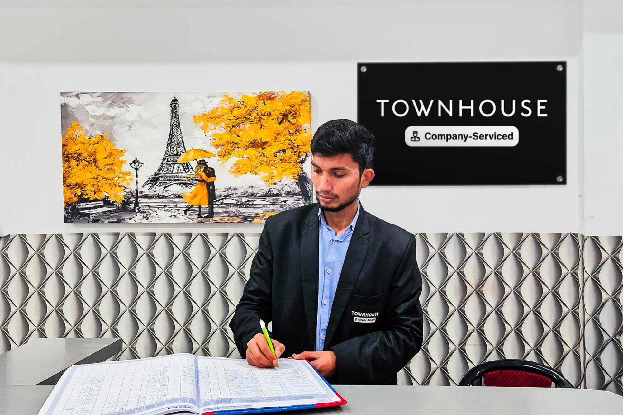 Super Townhouse Sector 69 Gurgaon Hotel Exterior photo