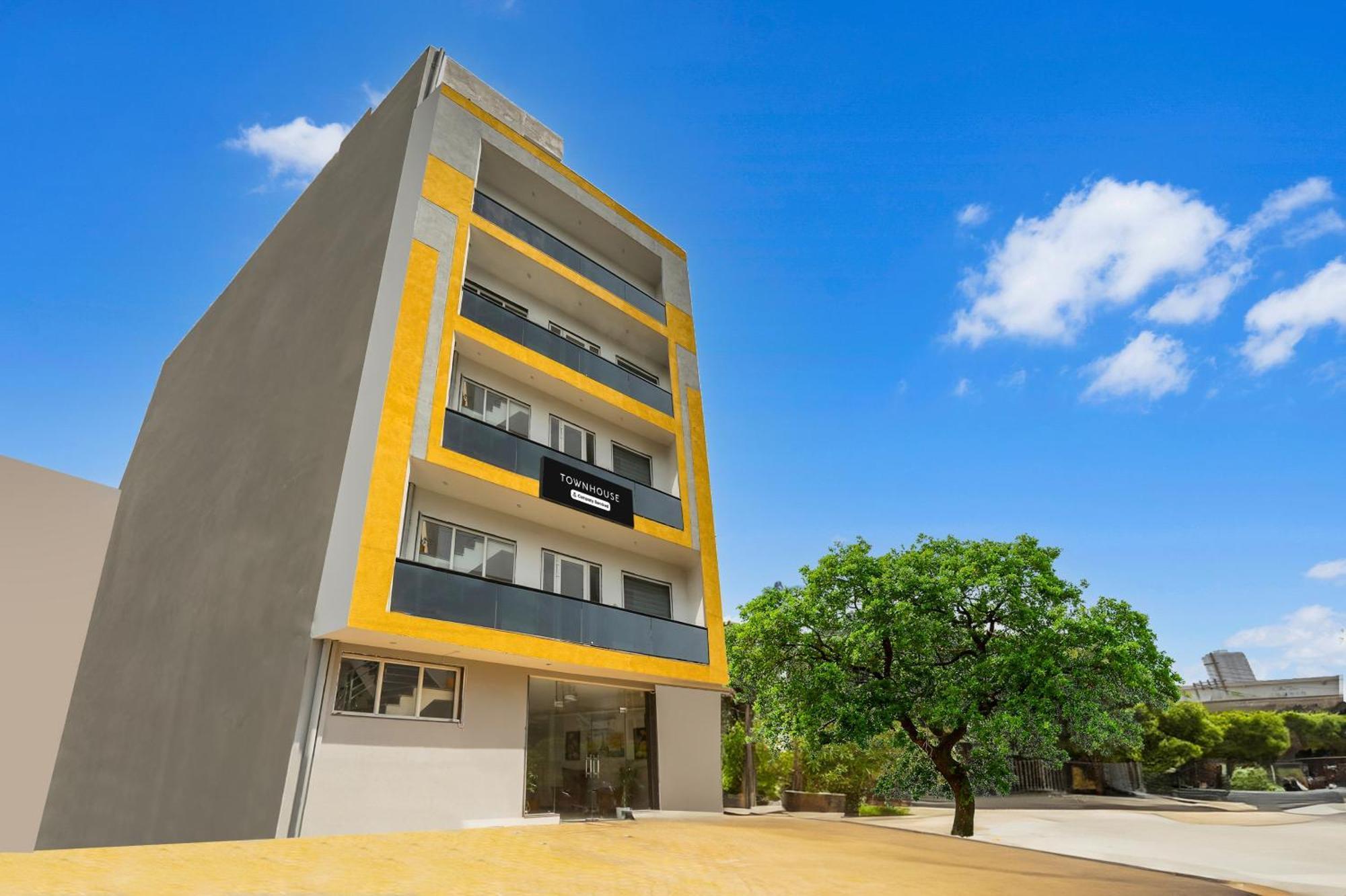 Super Townhouse Sector 69 Gurgaon Hotel Exterior photo